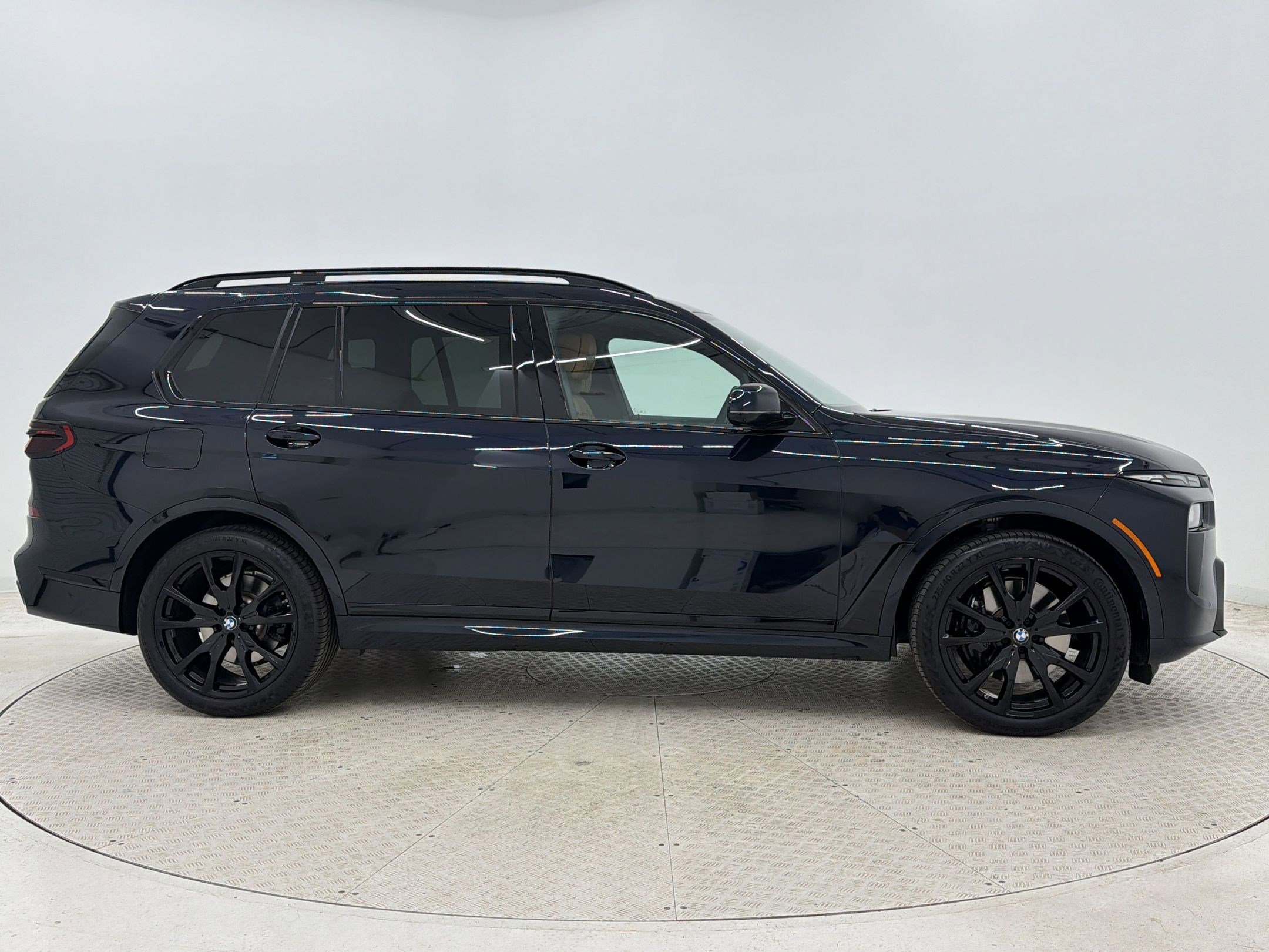 Certified 2025 BMW X7 xDrive40i w/ M Sport Package AWD/4WD image 8