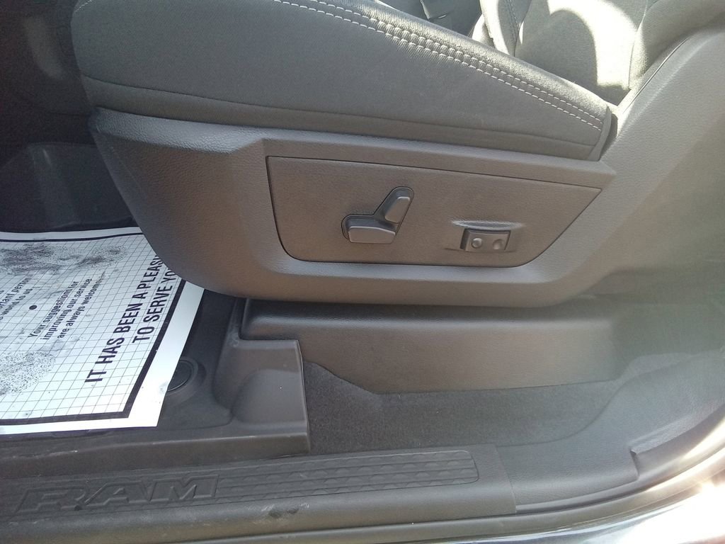 New 2026 RAM 2500 Big Horn AWD/4WD image 13