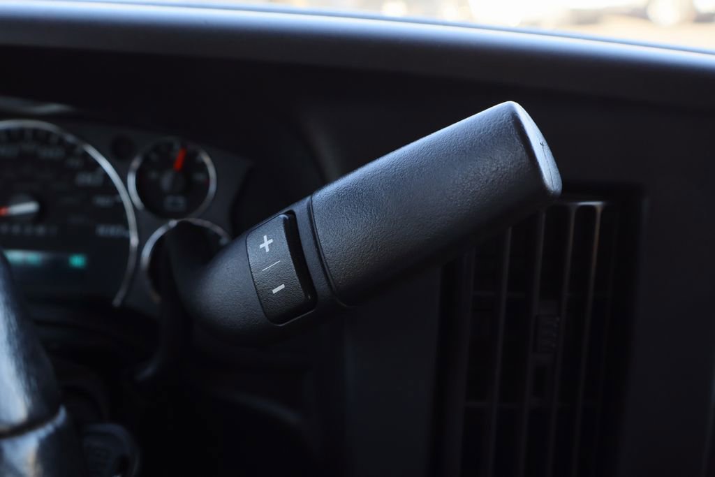 Used 2022 GMC Savana 3500 LS w/ Chrome Appearance Package image 16