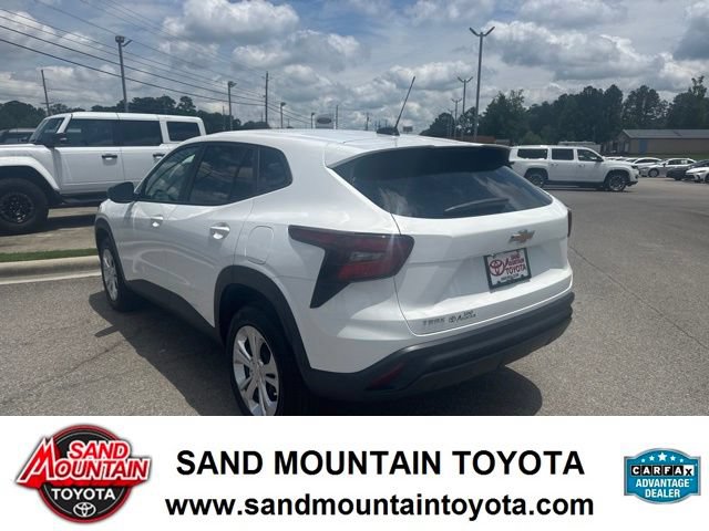 Used 2025 Chevrolet Trax LS FWD image 5