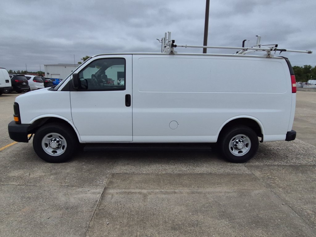 Used 2015 Chevrolet Express 2500 RWD image 4