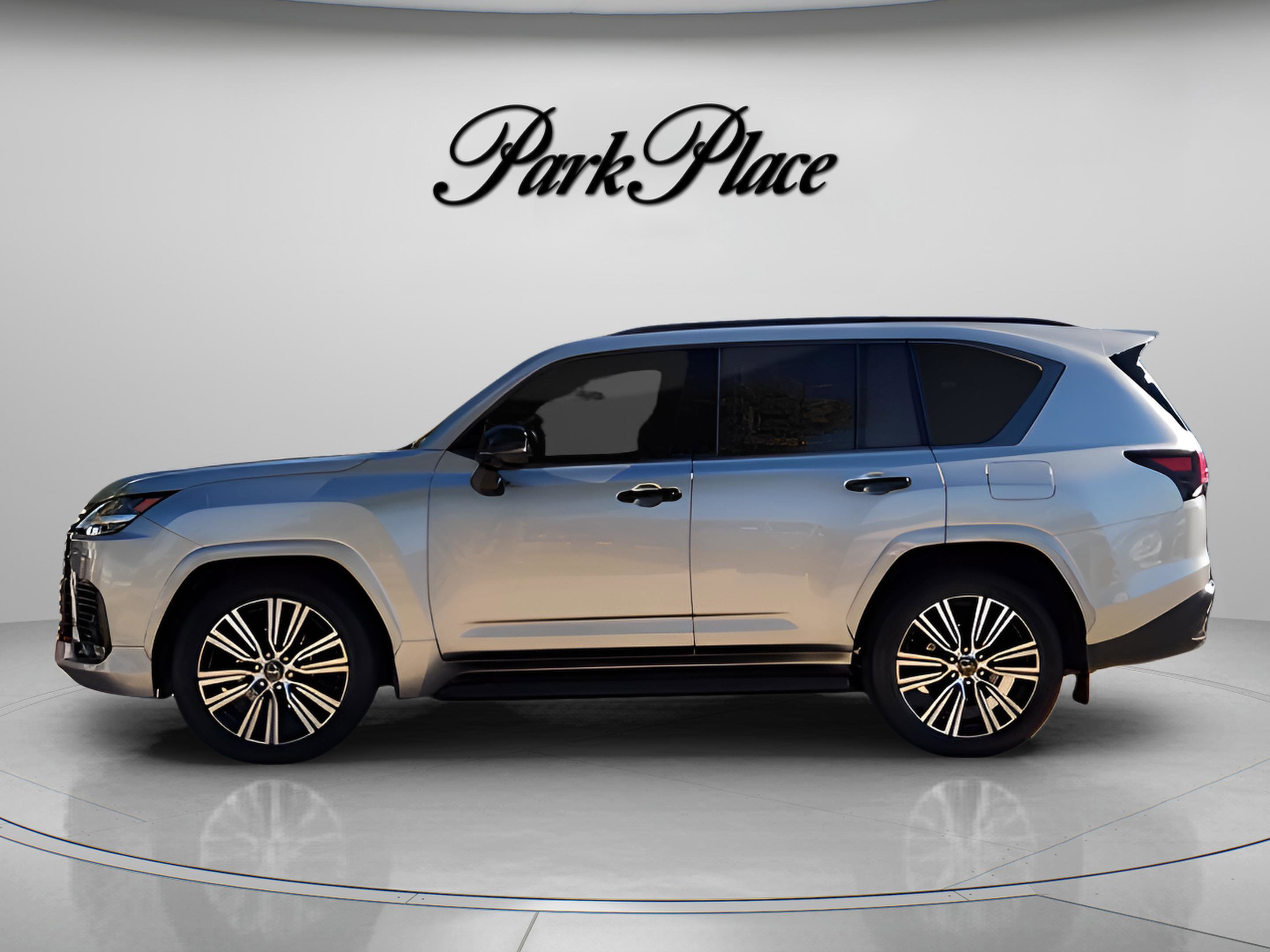 Used 2024 Lexus LX 600 4WD w/ Appearance Package image 5