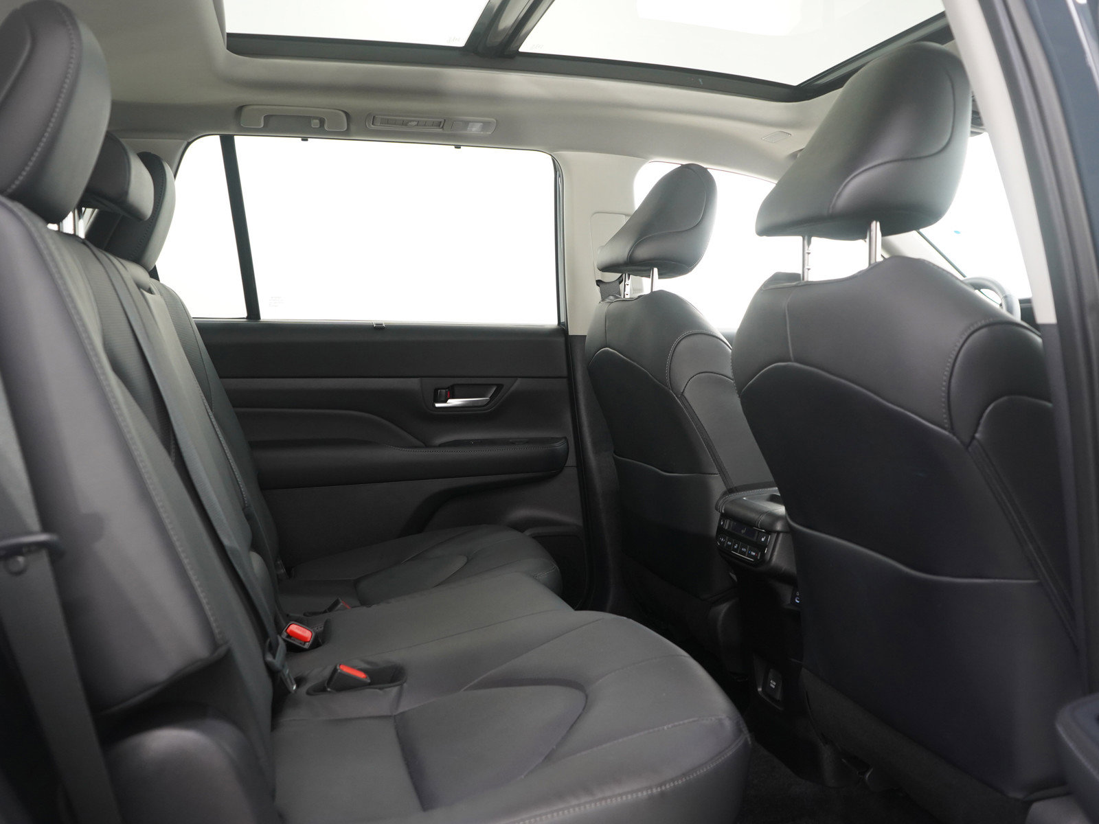 Used 2025 Toyota Grand Highlander AWD Hybrid image 12