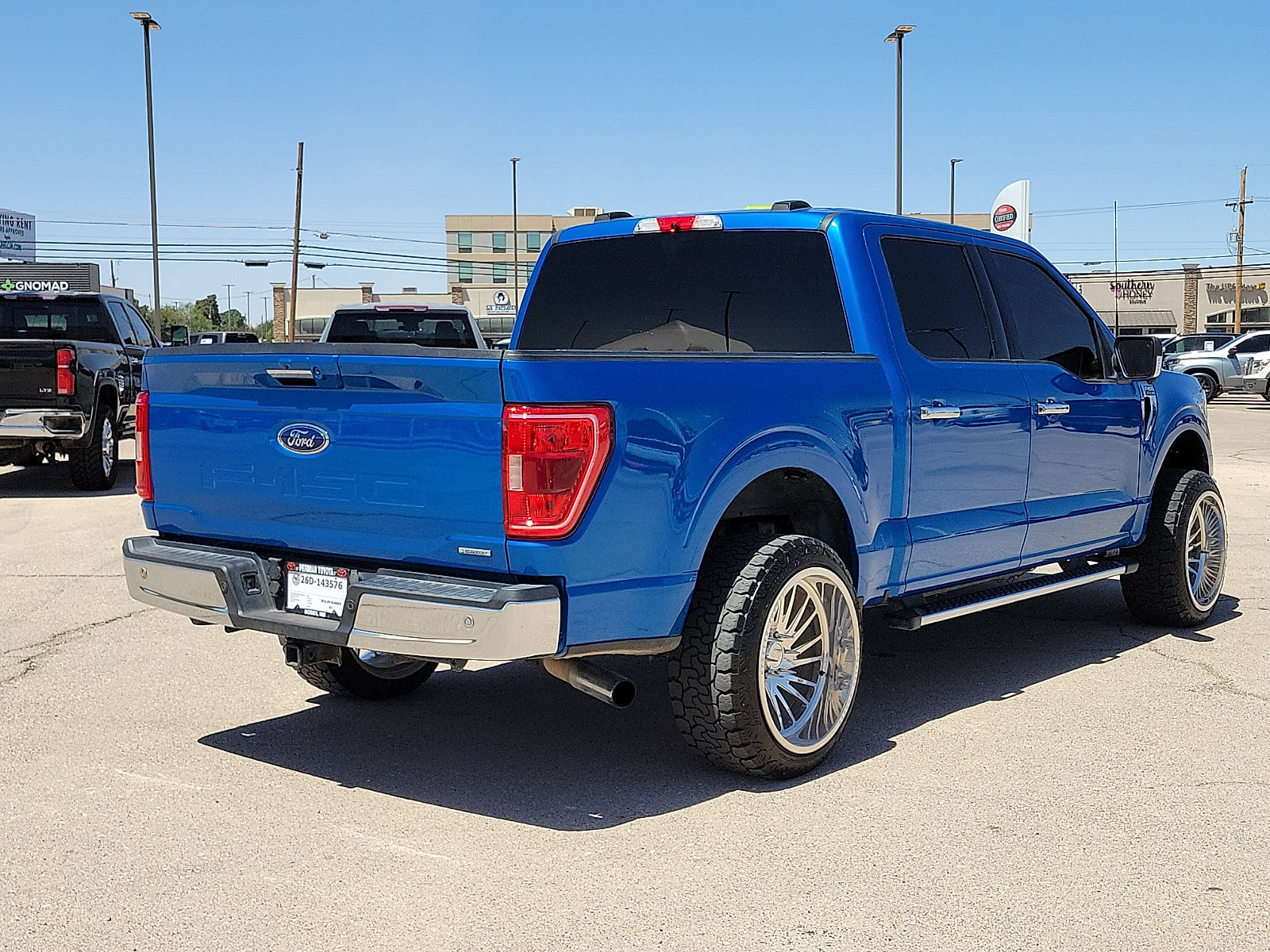 Used 2021 Ford F150 XLT w/ Equipment Group 302A High AWD/4WD image 4