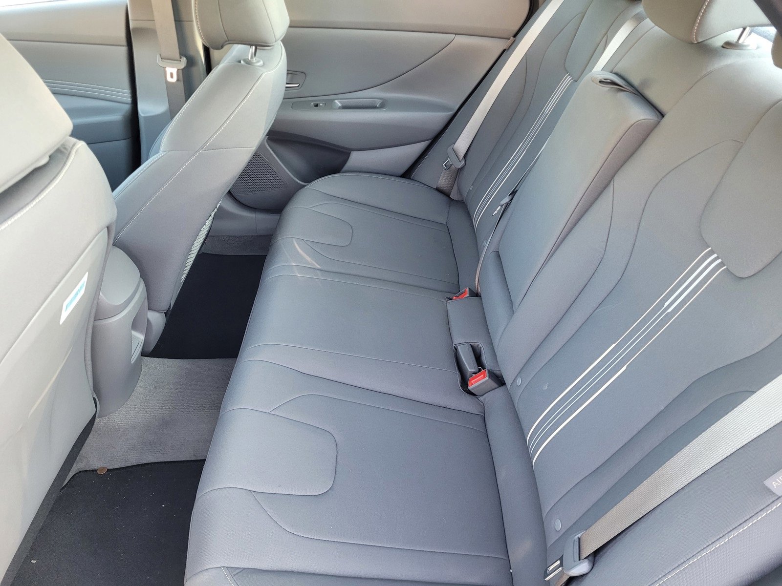 Certified 2025 Hyundai Elantra SEL image 18