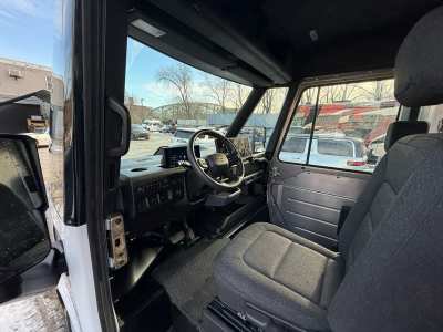Used 2025 Chevrolet Brightdrop 600 w/ Power Door Package AWD/4WD image 6