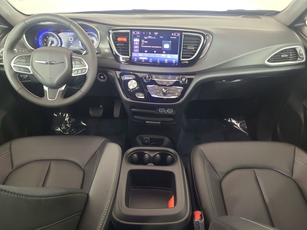 Used 2025 Chrysler Pacifica Select FWD image 24
