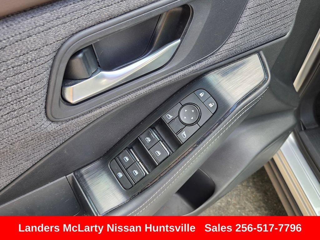 Used 2023 Nissan Rogue SV FWD image 21