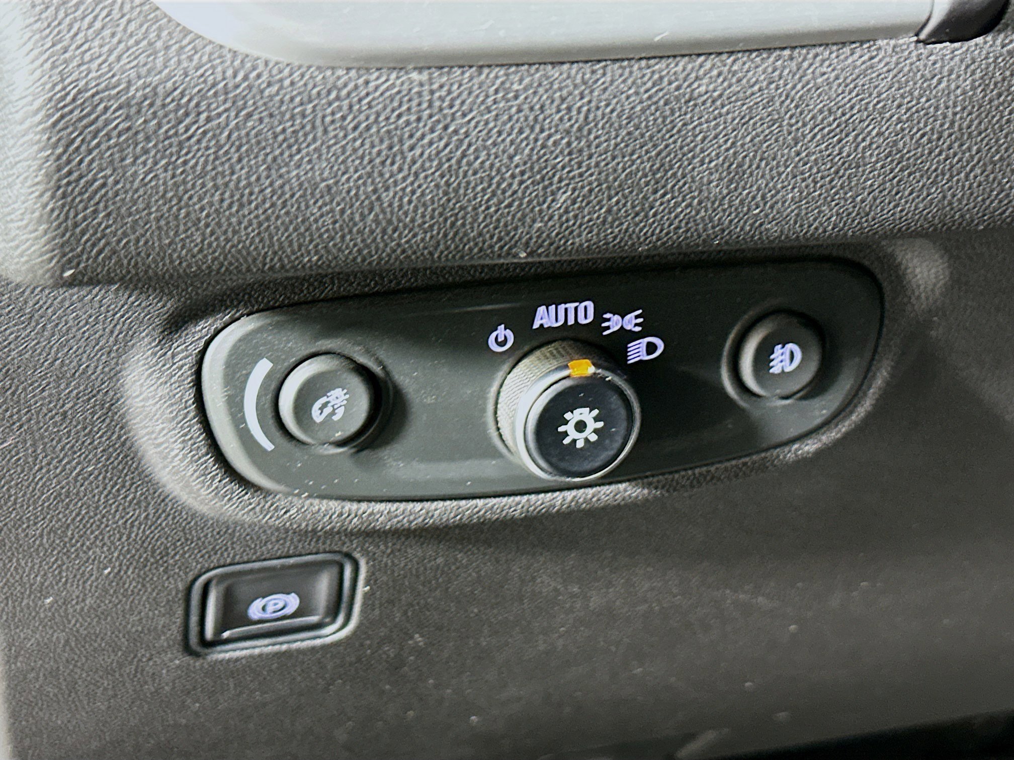 Used 2023 GMC Terrain SLT image 16