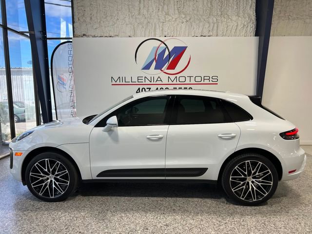 Used 2023 Porsche Macan Base image 1