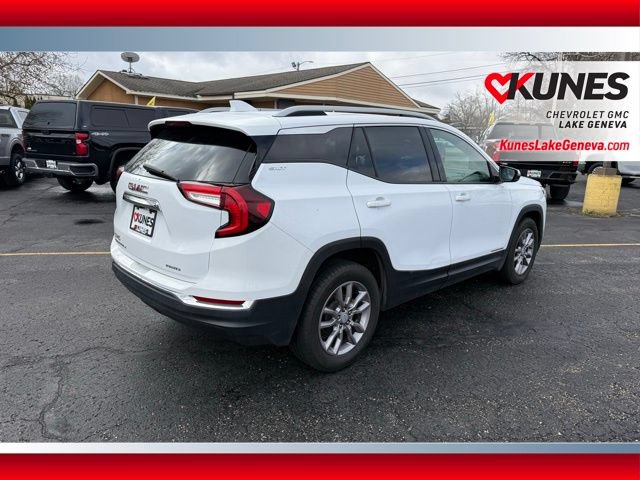 Used 2024 GMC Terrain SLT AWD/4WD image 4