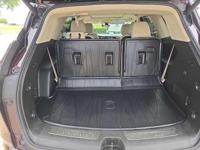 Used 2022 Buick Enclave Avenir w/ Avenir Technology Package FWD image 25