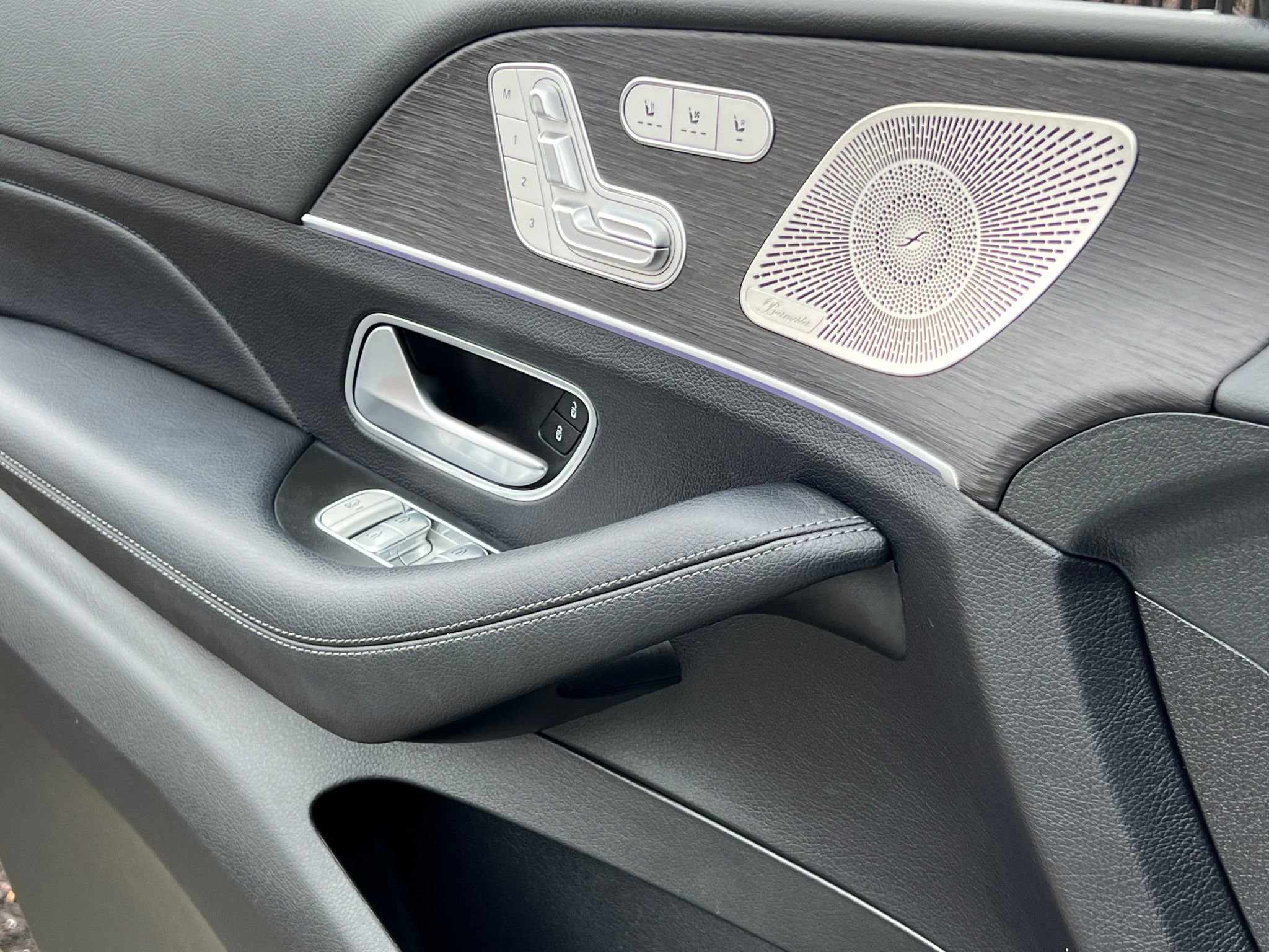 Used 2024 Mercedes-Benz GLS 450 4MATIC image 32