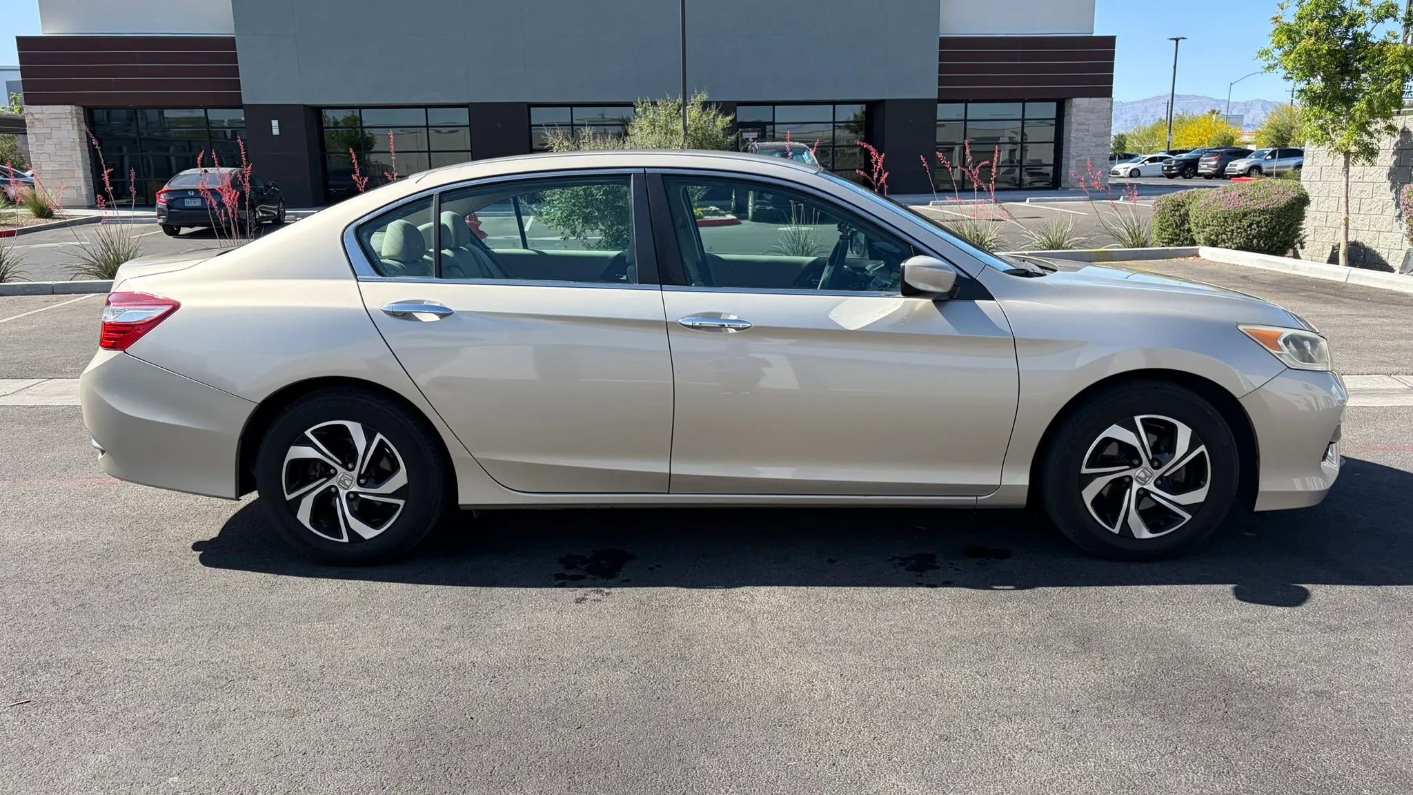 Used 2016 Honda Accord LX image 7