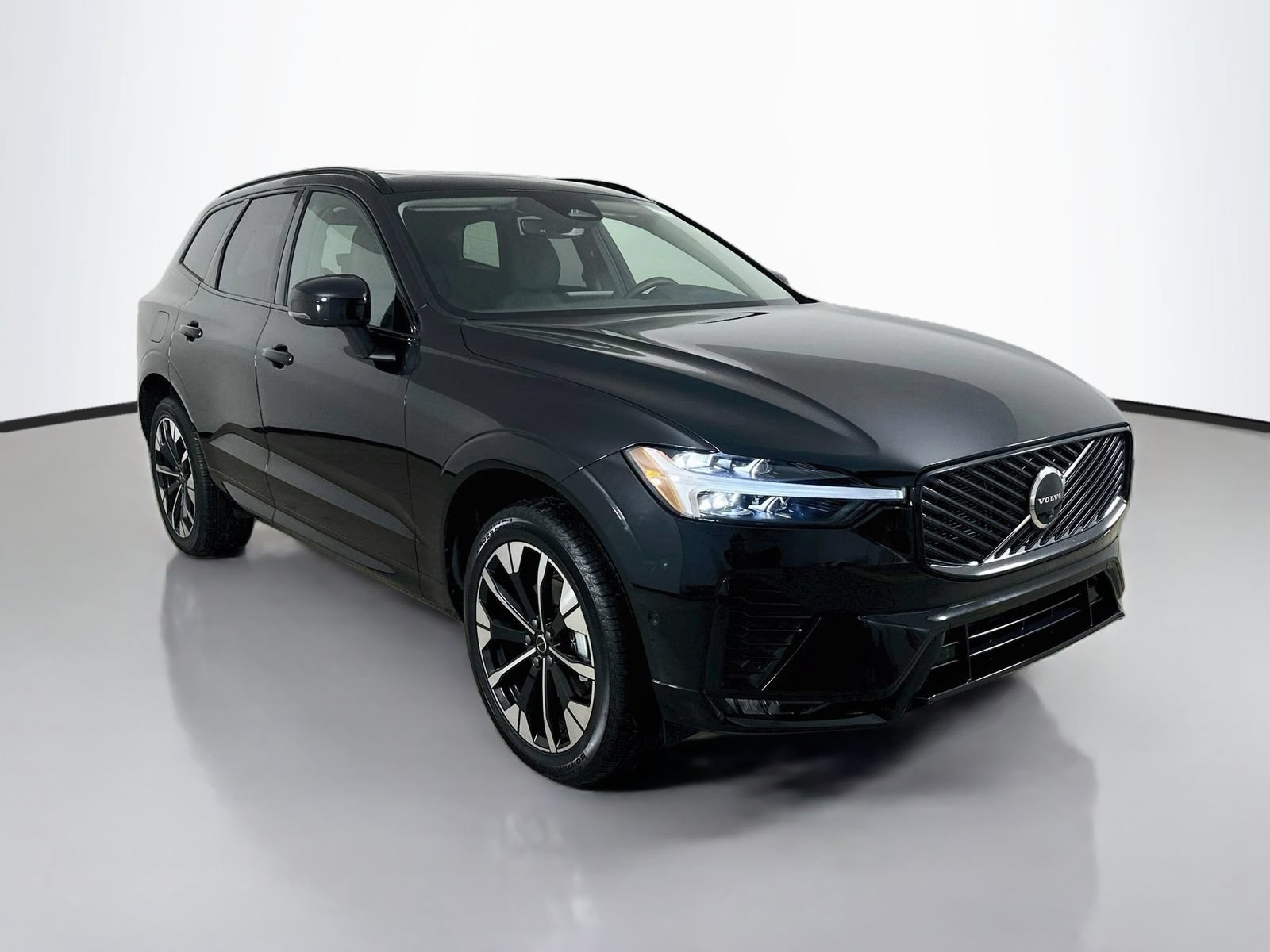 New 2026 Volvo XC60 B5 Plus w/ Protection Package Premier AWD/4WD image 3