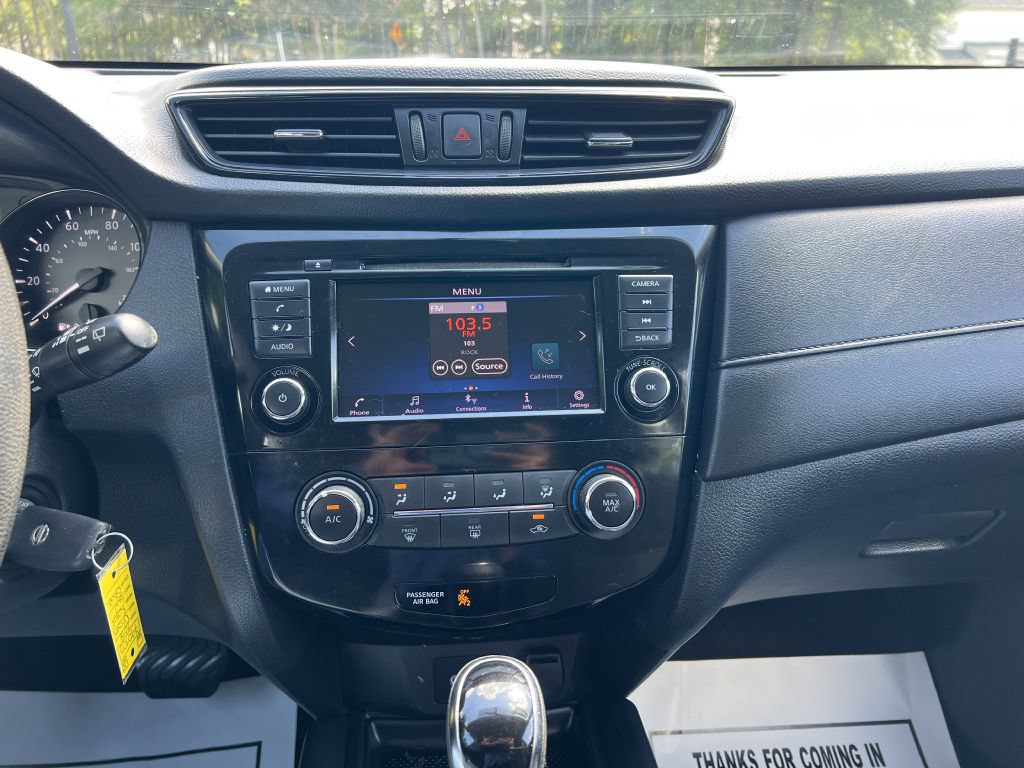 Used 2018 Nissan Rogue S AWD/4WD image 16