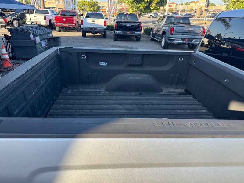 Used 2017 Chevrolet Silverado 1500 LT AWD/4WD image 42