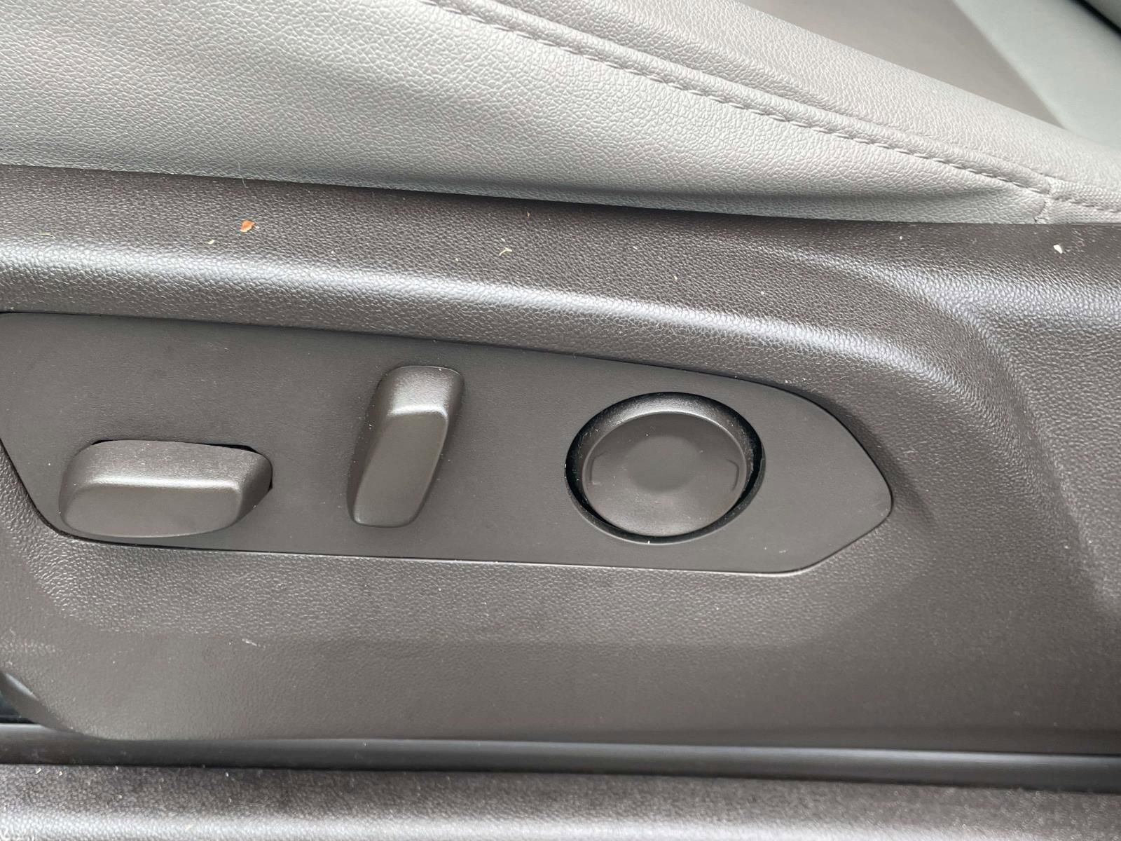 Used 2023 Chevrolet Tahoe LT image 12