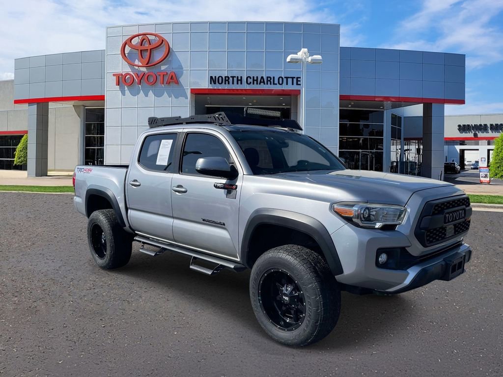 Used 2019 Toyota Tacoma TRD Off-Road w/ Technology Package image 2