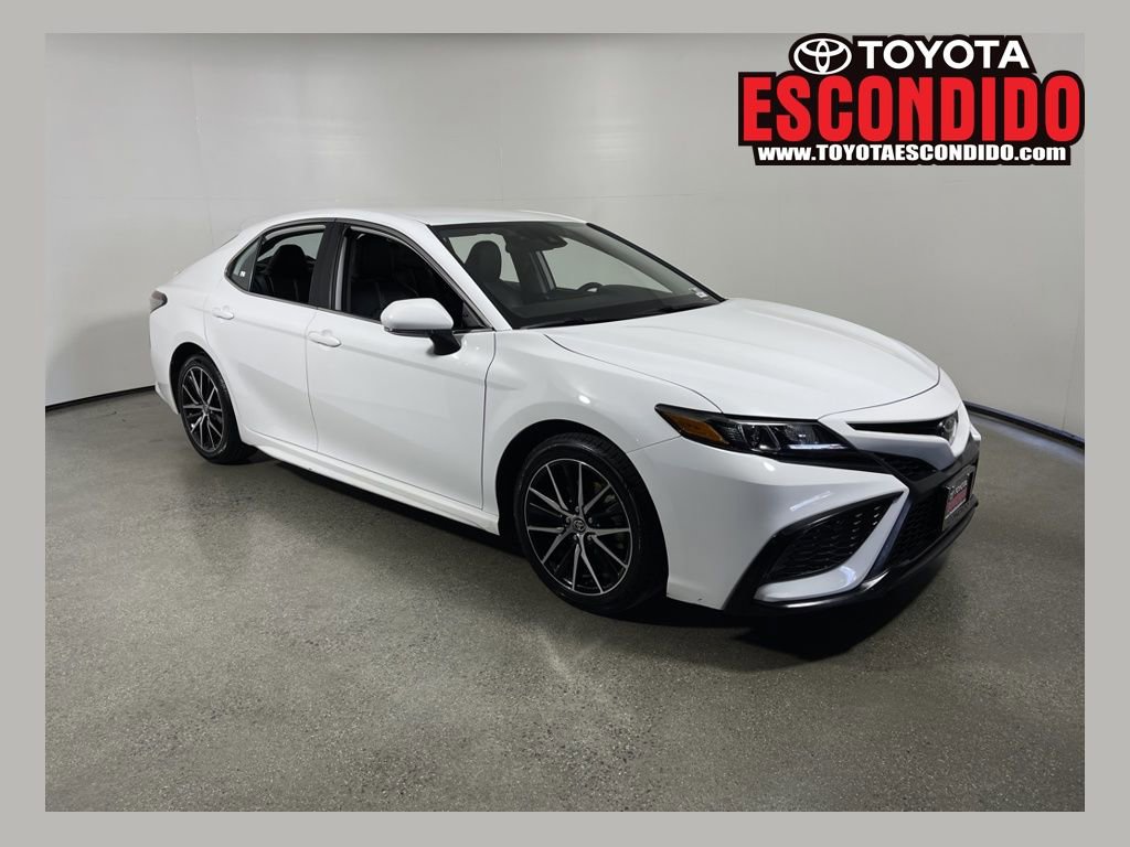 Certified 2023 Toyota Camry SE image 1