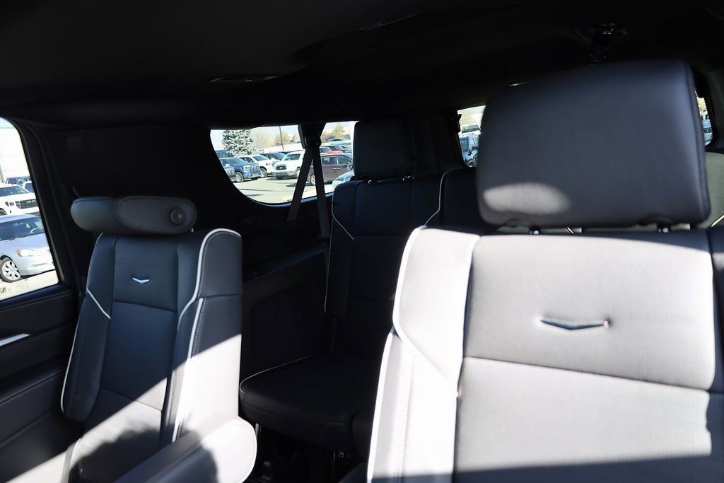 Used 2026 Cadillac Escalade ESV Sport w/ Touring Package image 18