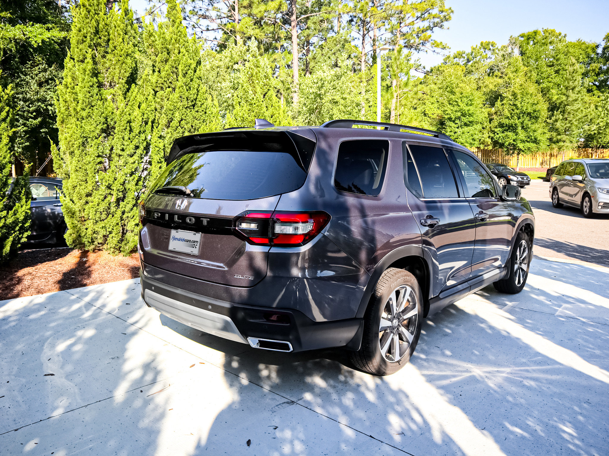 Used 2025 Honda Pilot Elite image 11