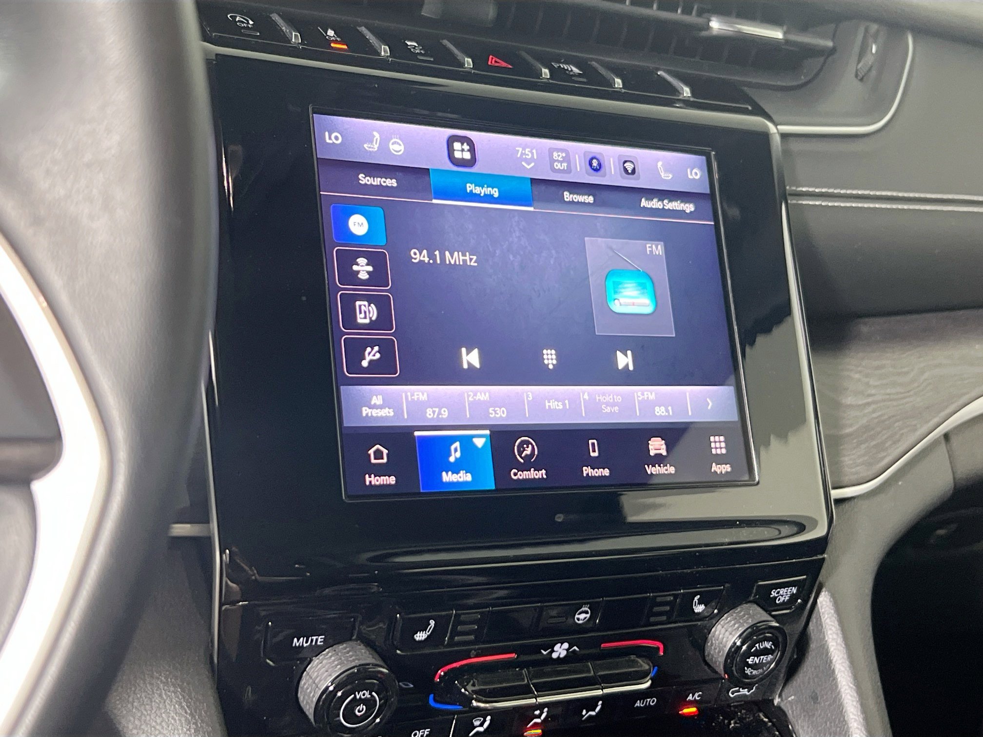 Used 2022 Jeep Grand Cherokee Limited image 13