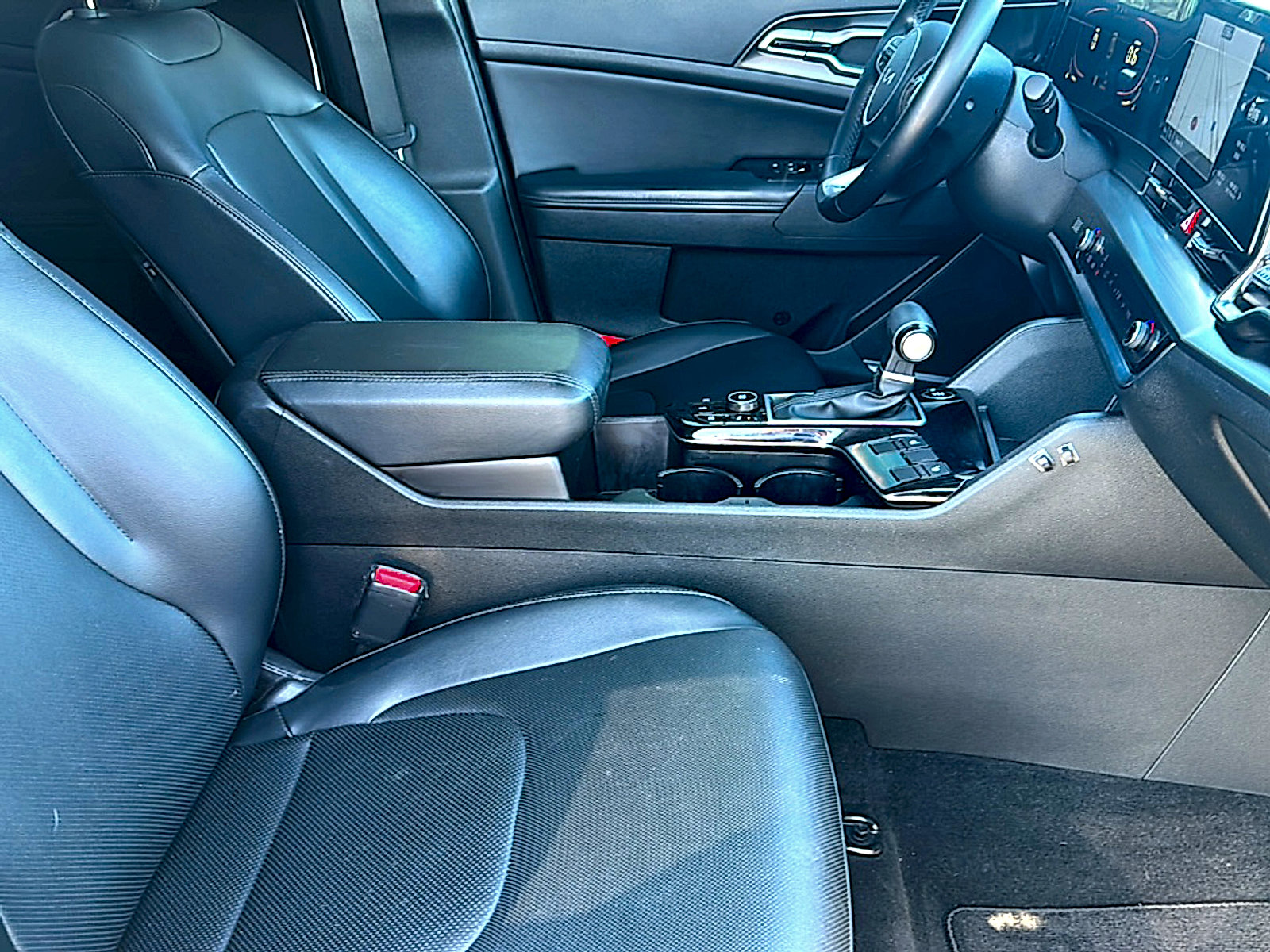 Used 2023 Kia Sportage EX image 23