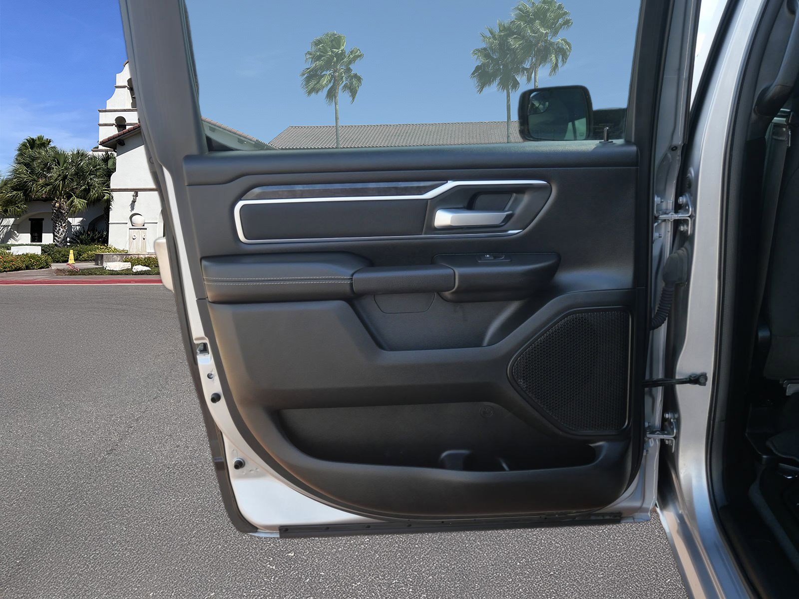 Used 2024 RAM 1500 Lone Star image 9