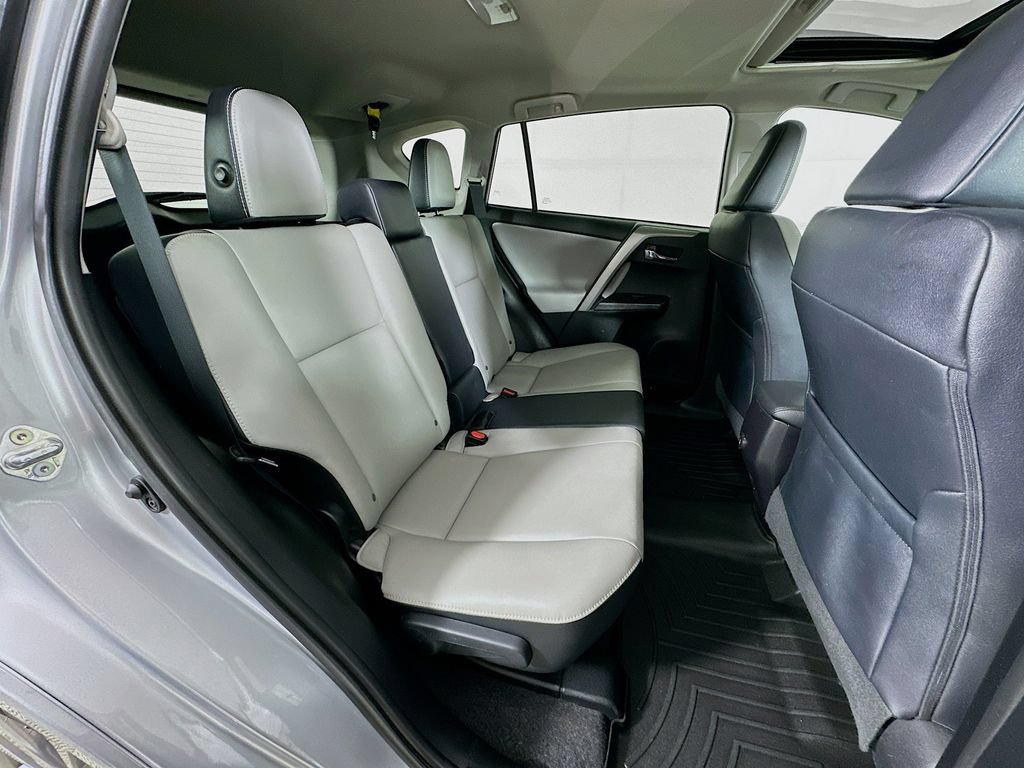 Used 2017 Toyota RAV4 Platinum FWD image 34