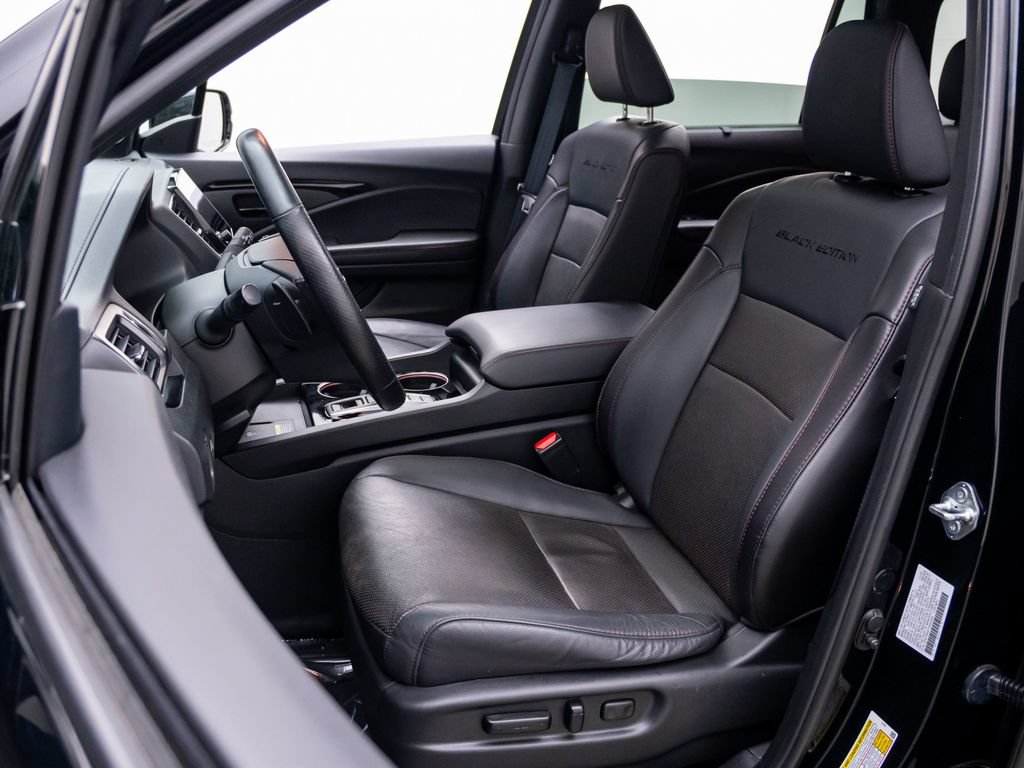 Certified 2024 Honda Passport Black Edition image 16