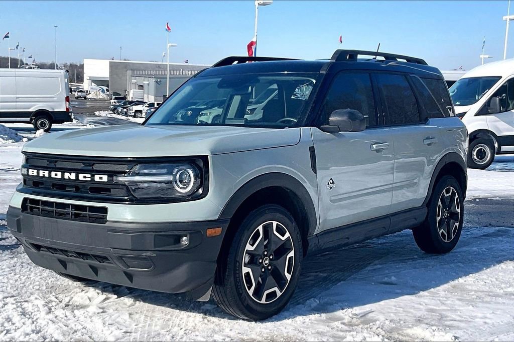 Used 2024 Ford Bronco Sport Outer Banks image 2
