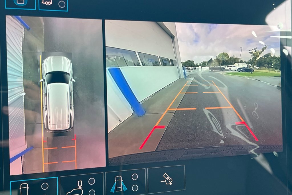 New 2026 GMC Yukon Elevation image 18