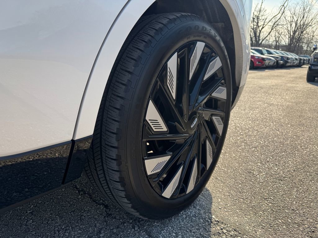 Used 2024 Lincoln Nautilus Reserve w/ Equipment Group 203A image 14