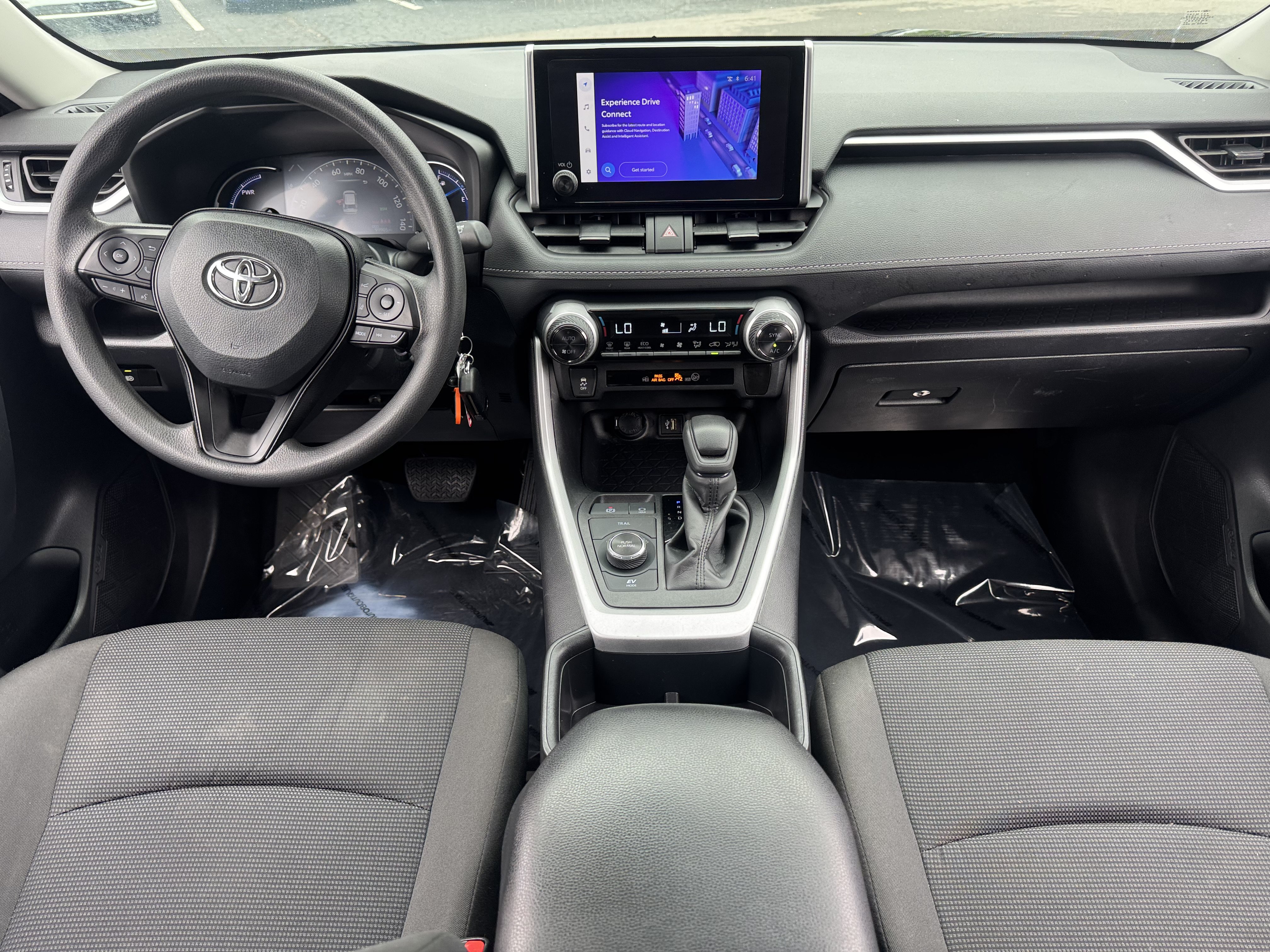 Used 2024 Toyota RAV4 LE AWD/4WD image 17
