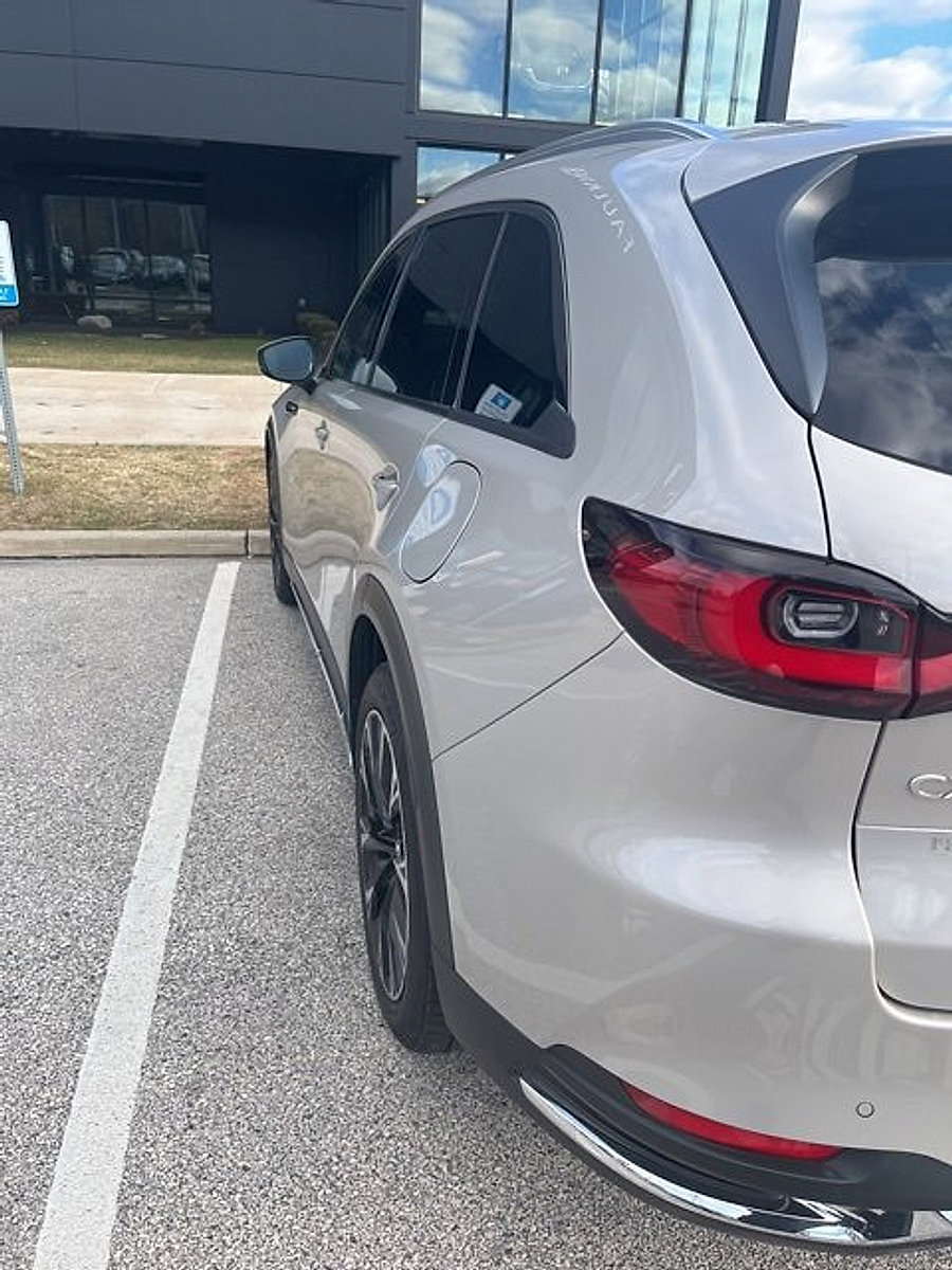 Used 2024 MAZDA CX-90 Plug-In Hybrid w/ Premium Plus image 9