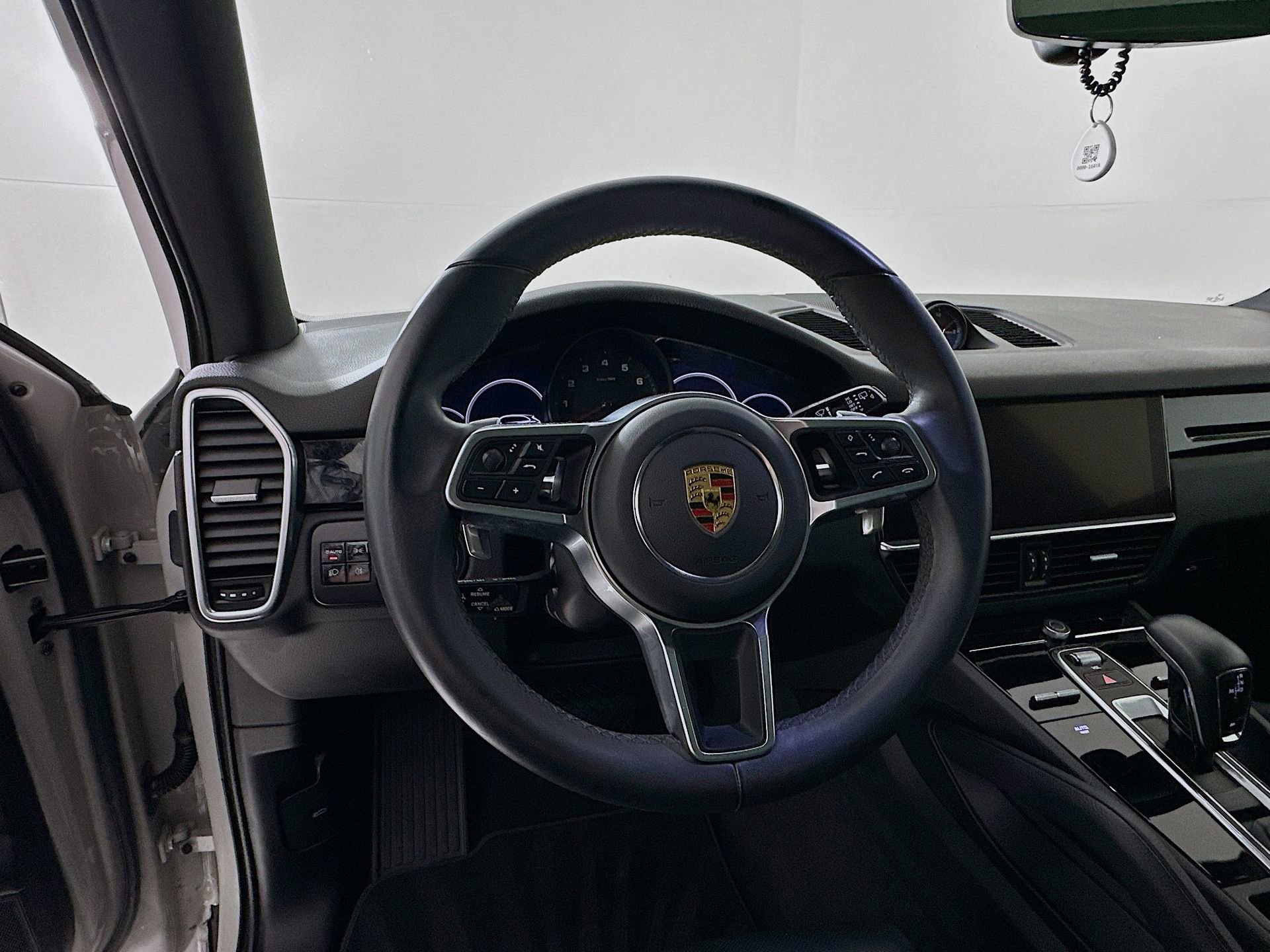 Used 2021 Porsche Cayenne AWD/4WD image 12