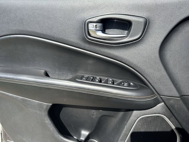 Used 2019 Jeep Compass Latitude FWD image 23