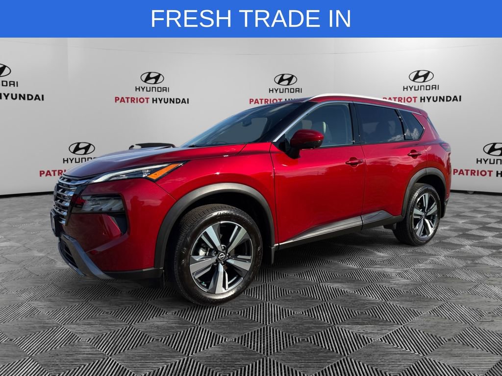 Used 2025 Nissan Rogue SL AWD/4WD image 7