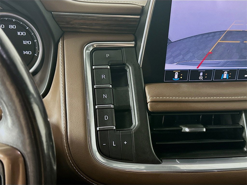 Used 2021 Chevrolet Tahoe High Country w/ Premium Package image 16