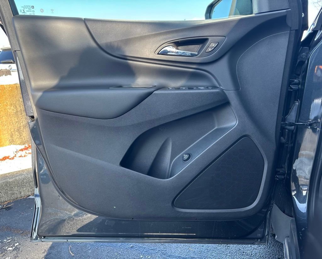 Used 2022 Chevrolet Equinox LT image 11