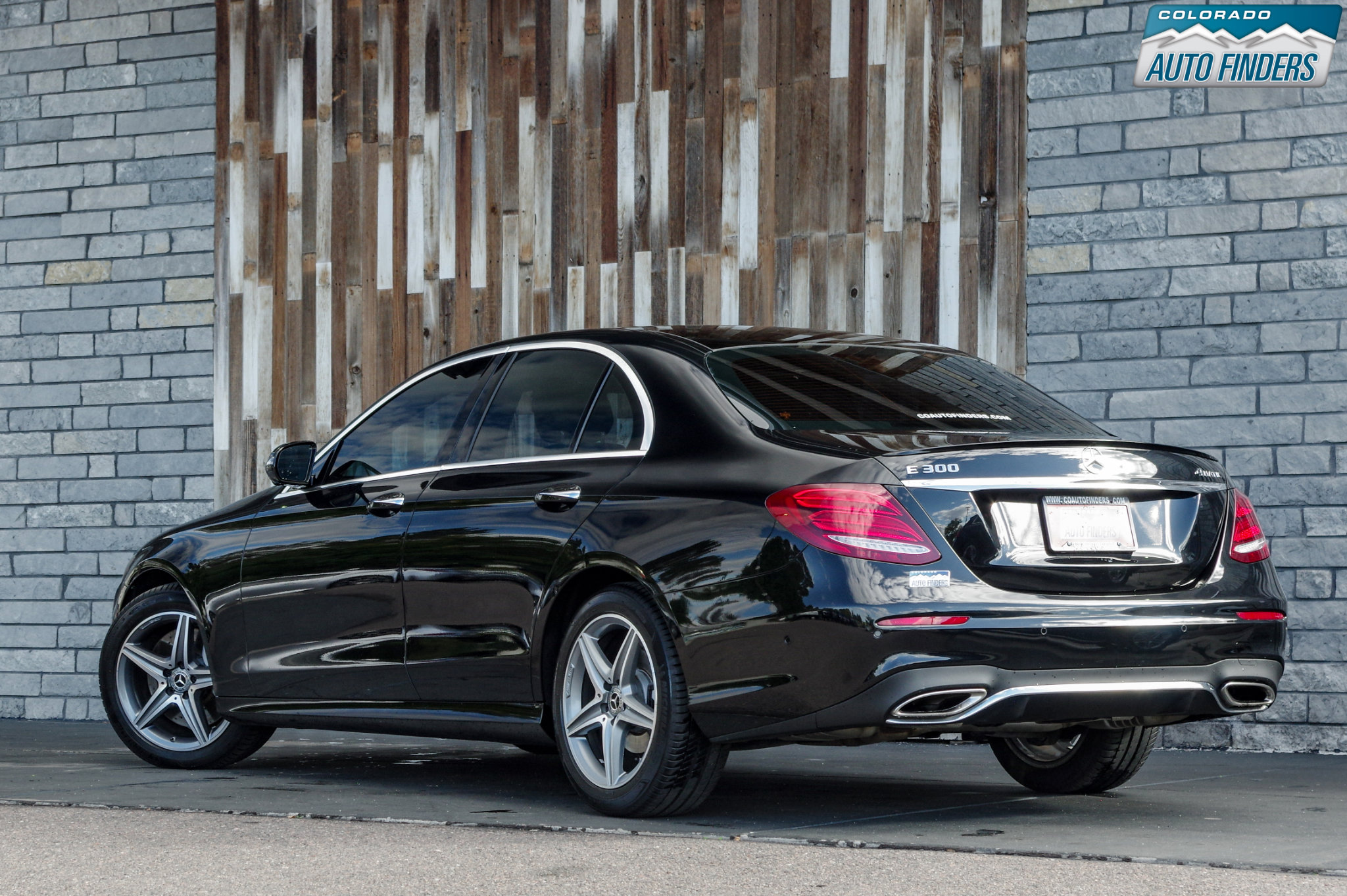 Used 2019 Mercedes-Benz E 300 4MATIC image 4