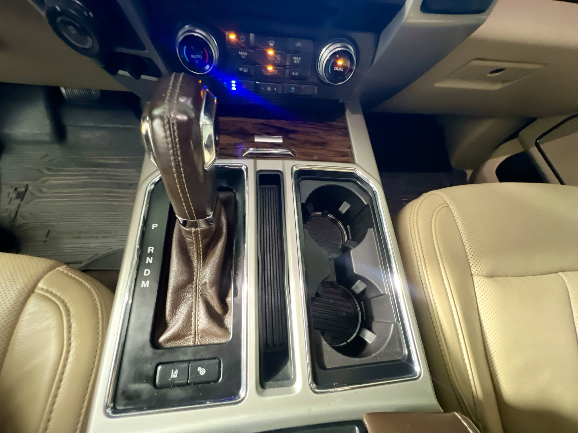 Used 2018 Ford F150 Lariat w/ Equipment Group 502A Luxury image 26