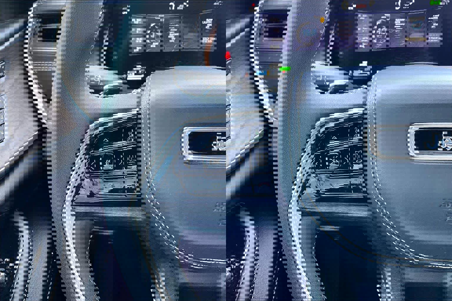 Used 2022 Jeep Grand Cherokee Overland w/ Luxury Tech Group IV image 23