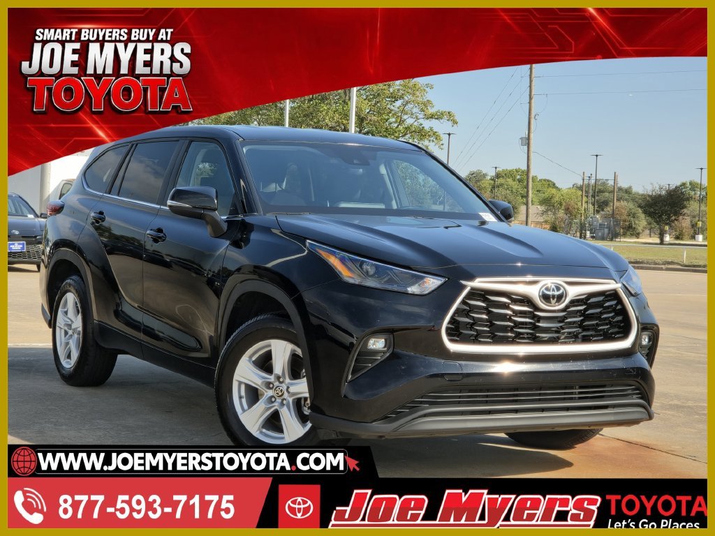 Used 2021 Nissan Kicks SR w/ Exterior Package