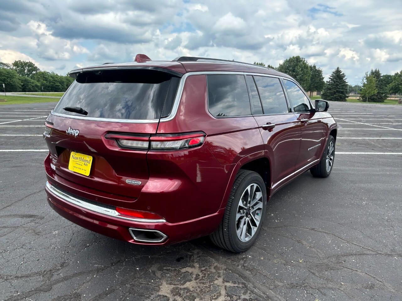 Used 2021 Jeep Grand Cherokee L Overland w/ Advanced Protech Group III image 7