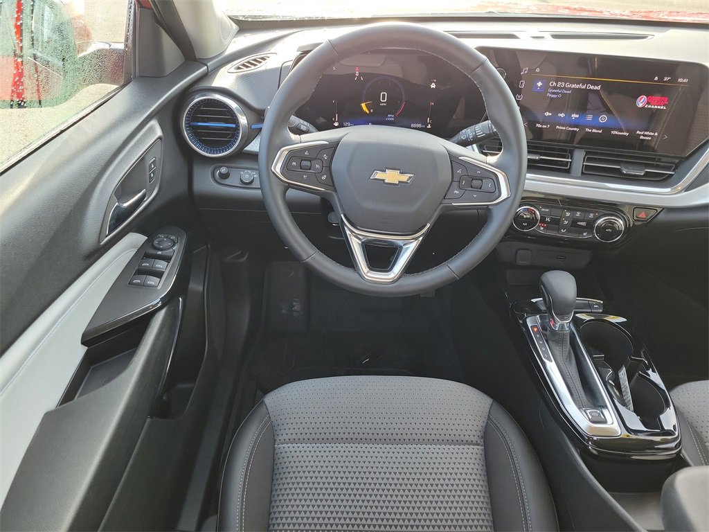 Used 2024 Chevrolet Trax LT w/ Driver Confidence Package image 11