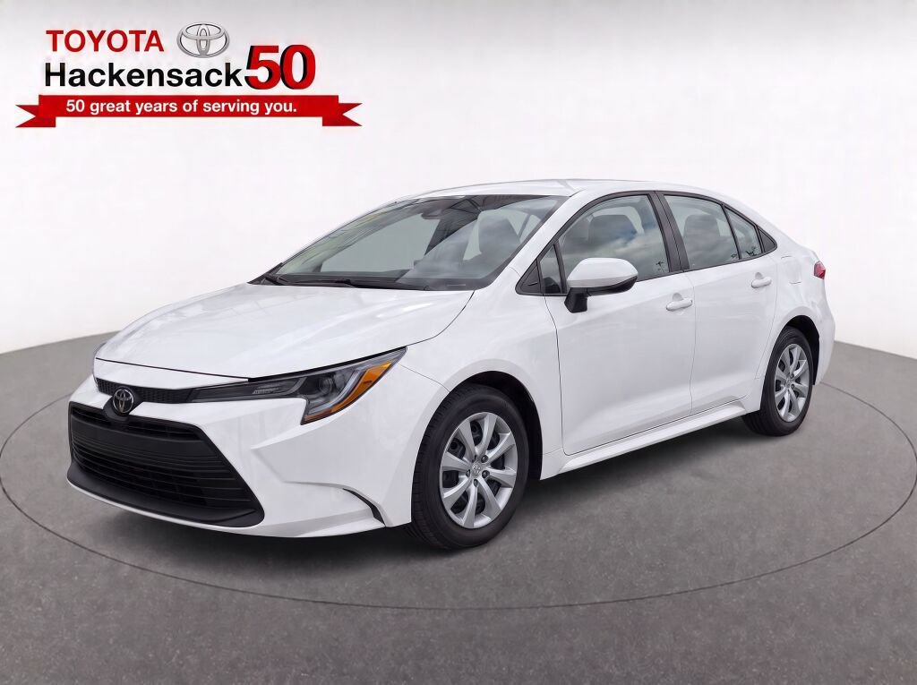 Used 2025 Toyota Corolla LE FWD image 2