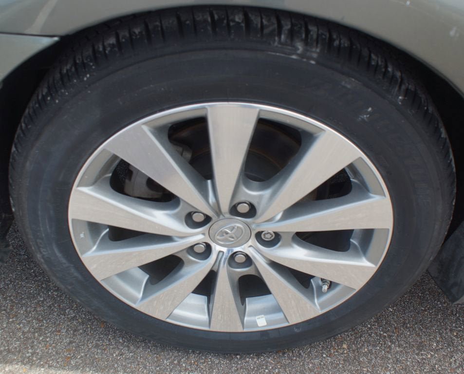Used 2011 Toyota Avalon Limited FWD image 20