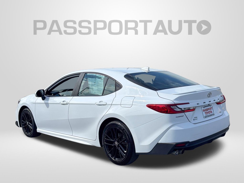Used 2025 Toyota Camry SE w/ Convenience Package AWD/4WD image 4